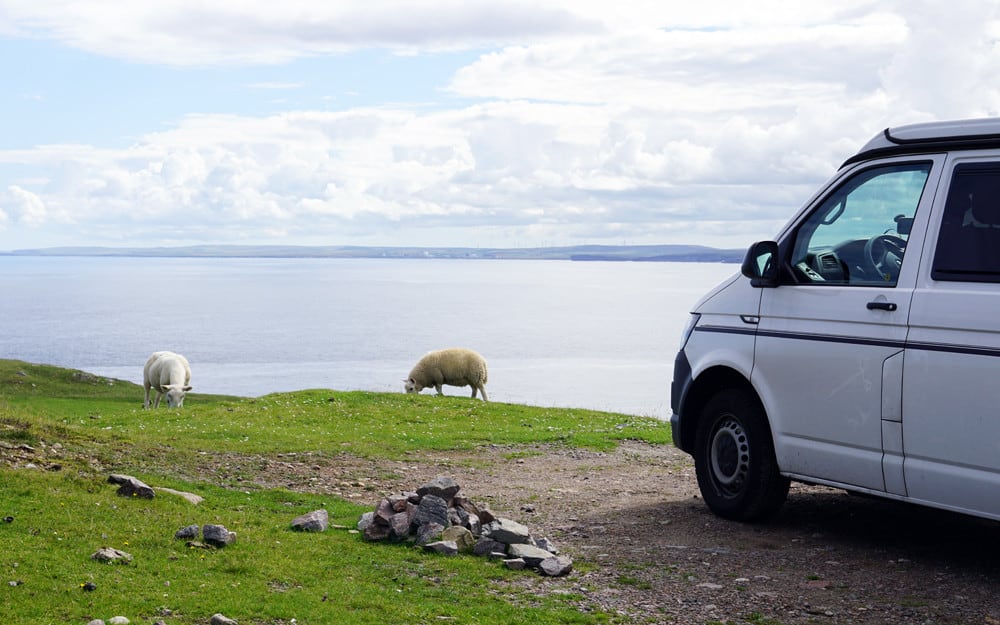 Reisen mit VW-Bus durch die schottische Highlands