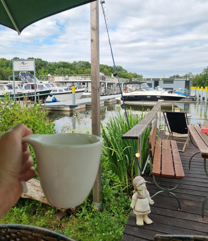 Kaffee in der Hafenbar Templin